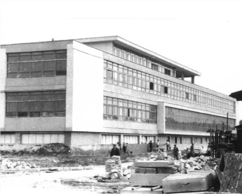 Budowa budynku lata 70.